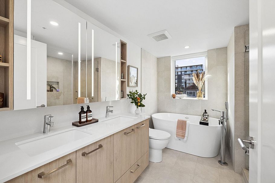 222 578 W 24 Avenue Vancouver, BC - 25