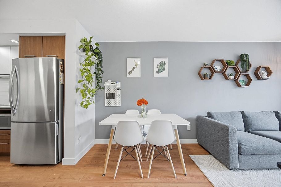 209 221 E 3rd Street North Vancouver, BC - 8