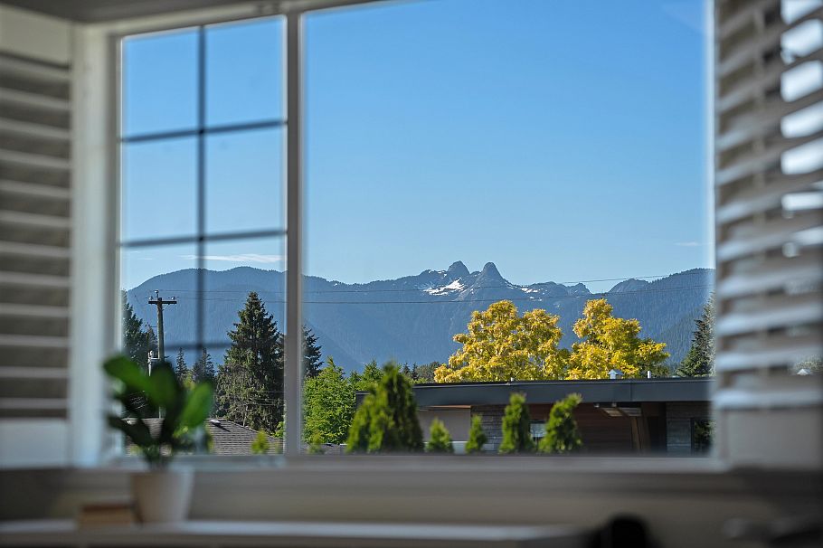 917 Wavertree Road North Vancouver, BC - 29