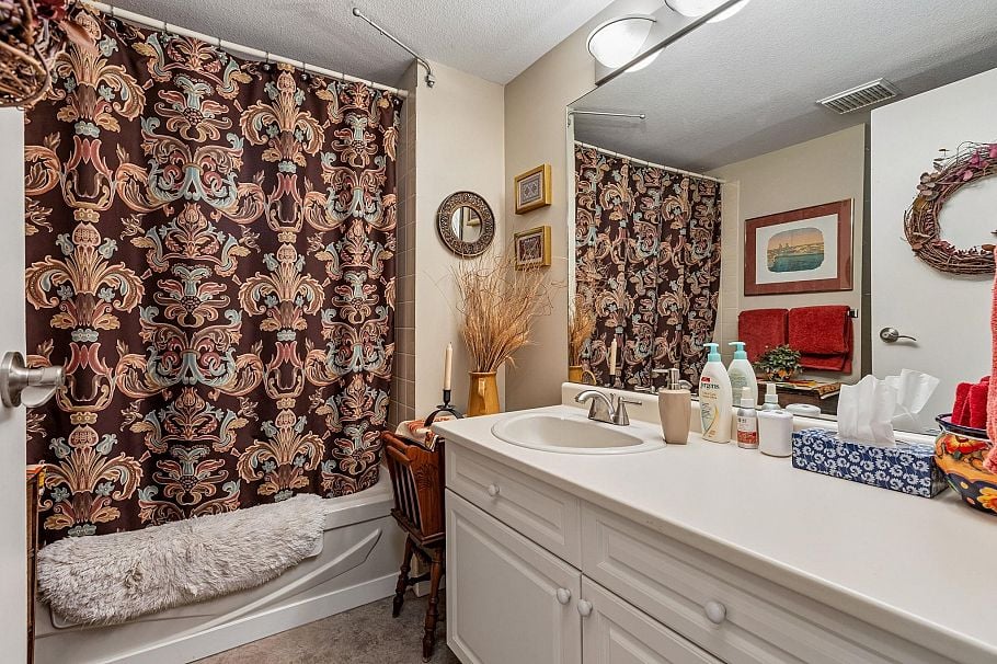 3491 St. Georges Avenue North Vancouver, BC - 29