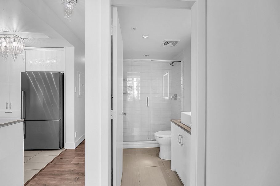 802 158 W 13th Street North Vancouver, BC - 16
