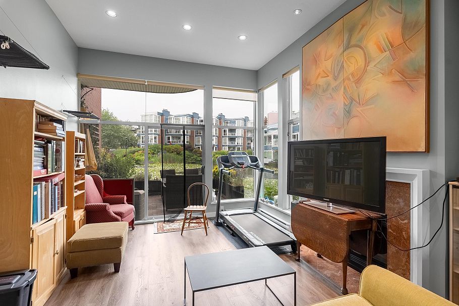 1596 Island Park Walk Vancouver, BC - 18
