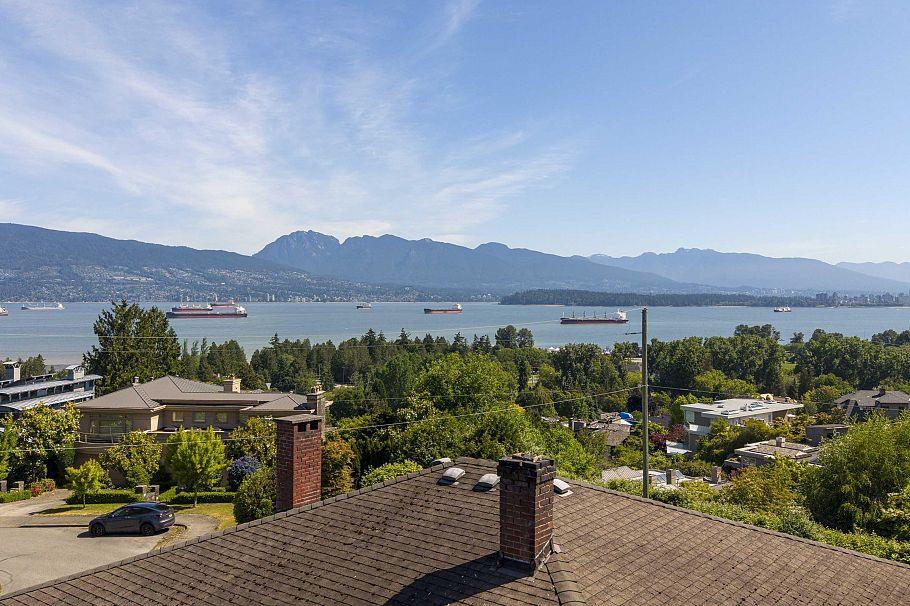 4514 Bellevue Drive Vancouver, BC - 8