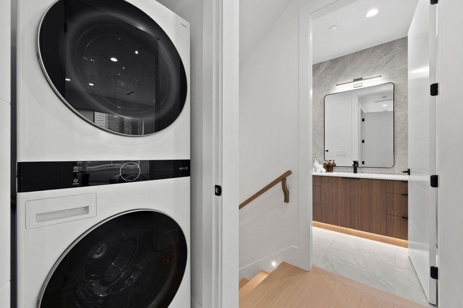 1 6318 Sophia Street Vancouver, BC - 31