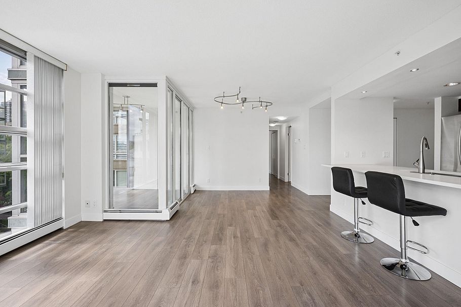 501 1228 Marinaside Crescent Vancouver, BC - 12