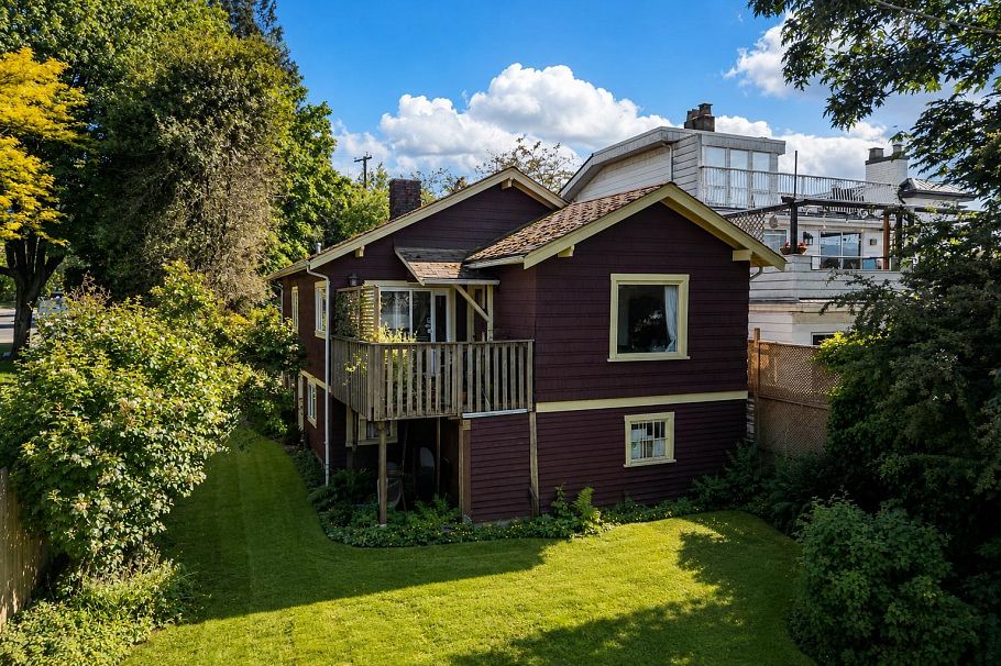 2497 Wall Street Vancouver, BC - 2