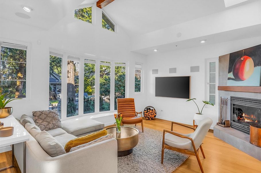 420 W 17th Avenue Vancouver, BC - 2