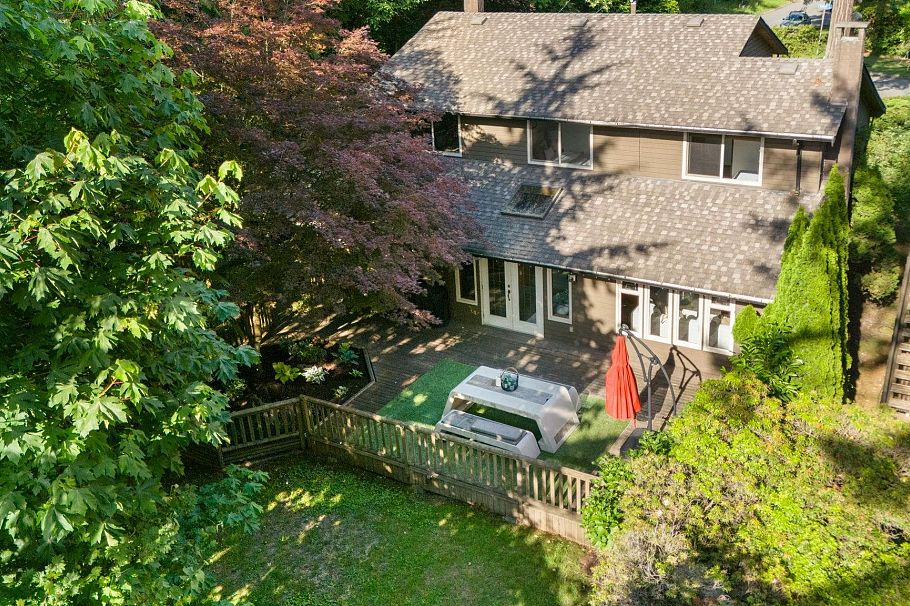 2297 Bowser Avenue North Vancouver, BC - 18