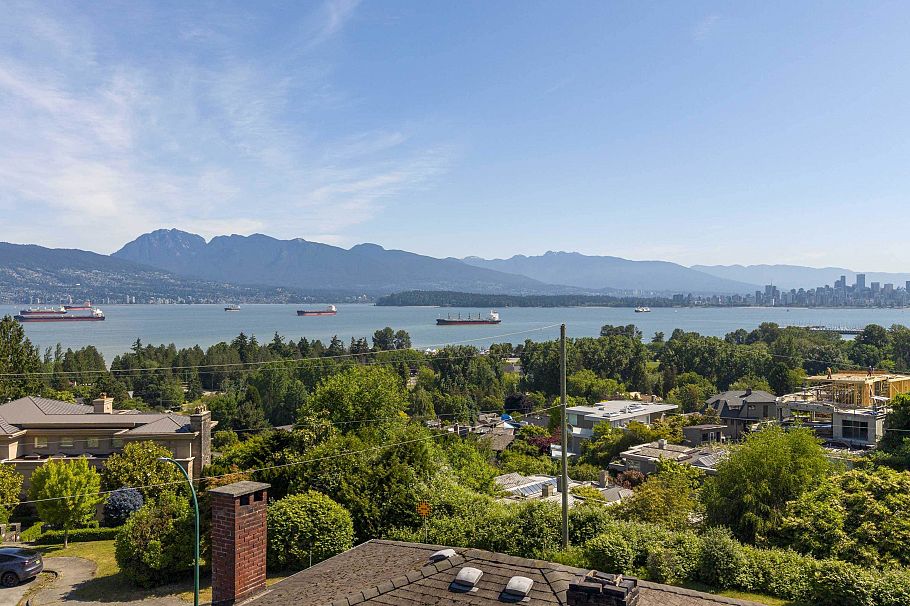 4514 Bellevue Drive Vancouver, BC - 35
