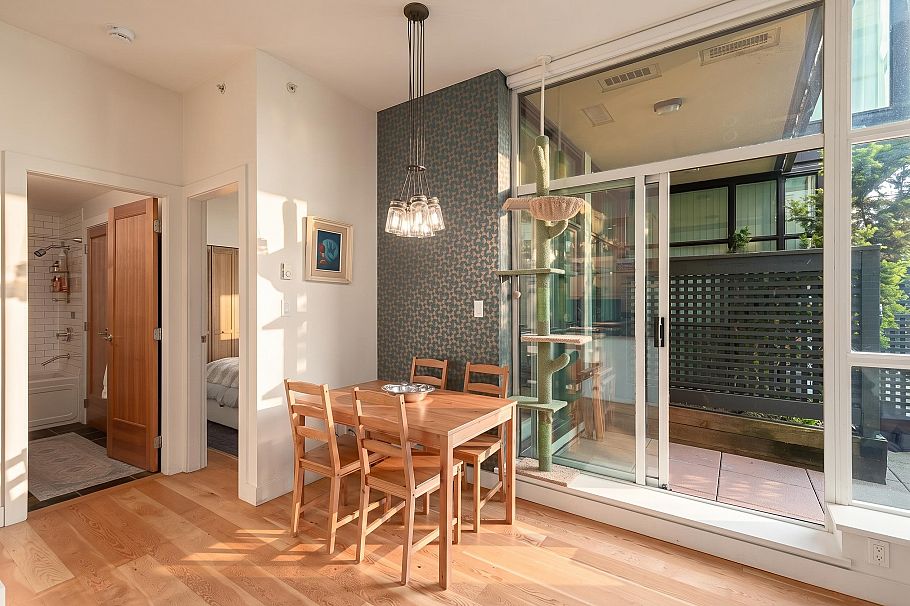 218 2515 Ontario Street Vancouver, BC - 3