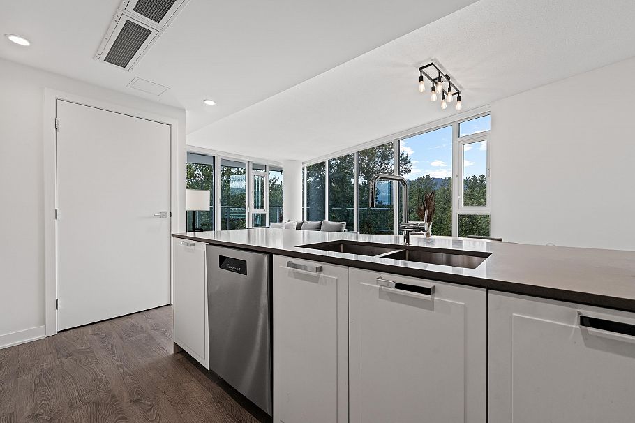 807 1401 Hunter Street North Vancouver, BC - 7