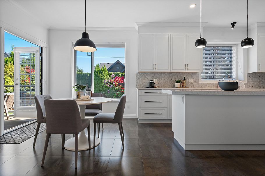 917 Wavertree Road North Vancouver, BC - 12