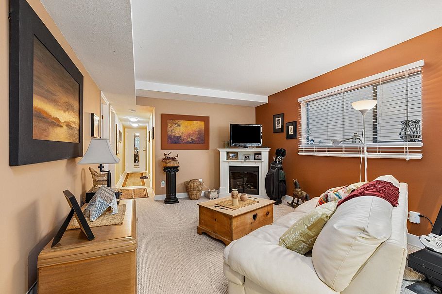 3491 St. Georges Avenue North Vancouver, BC - 24