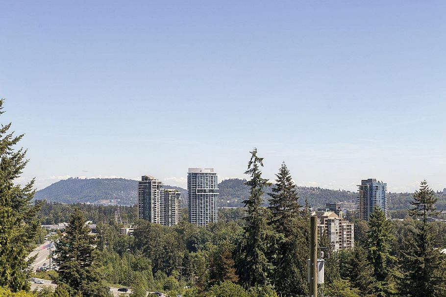1225 Adderley Street North Vancouver, BC - 31