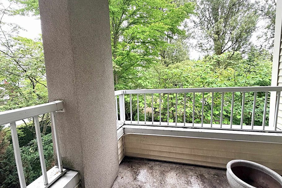 402 360 E 36th Avenue Vancouver, BC - 9