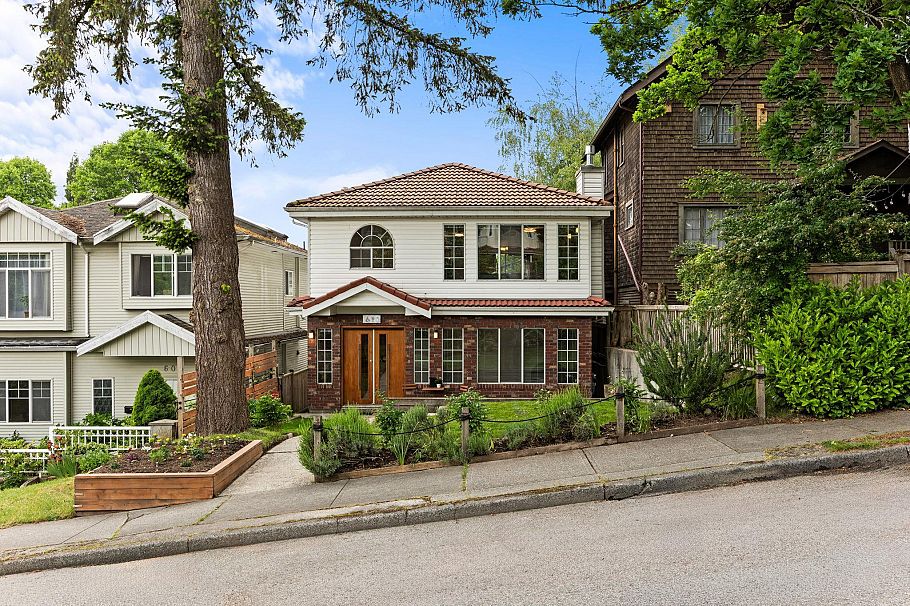 611 E 22nd Avenue Vancouver, BC - 1