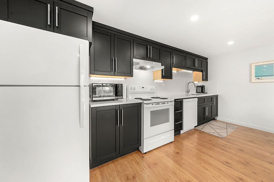 803 Calverhall Street North Vancouver, BC - 22
