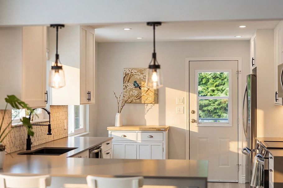 1438 Mcnair Drive North Vancouver, BC - 10