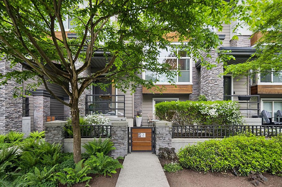 2 3025 Baird Road North Vancouver, BC - 1