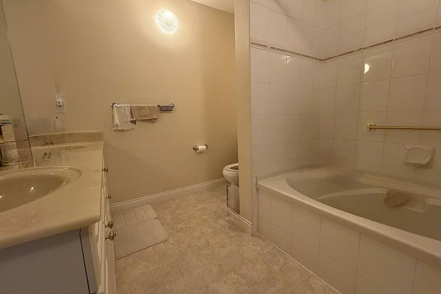 402 360 E 36th Avenue Vancouver, BC - 6