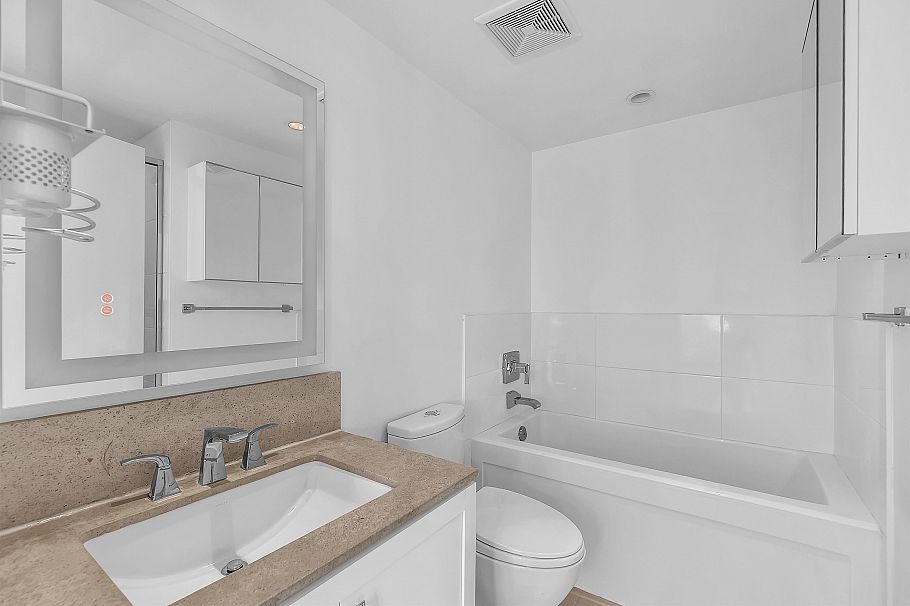 802 158 W 13th Street North Vancouver, BC - 27