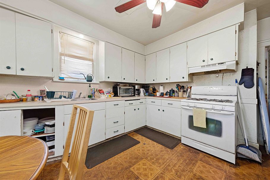 423 E 37th Avenue Vancouver, BC - 11