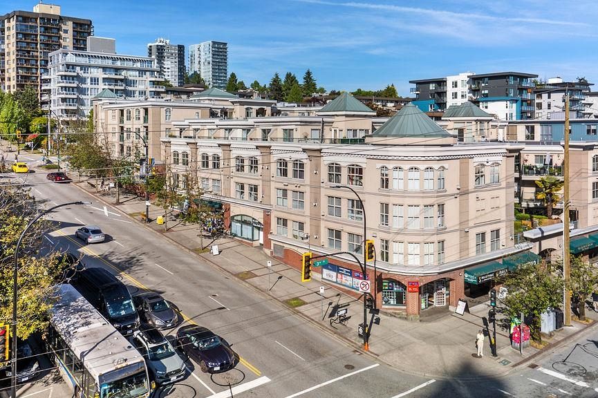 C2 332 Lonsdale Avenue North Vancouver, BC - 30