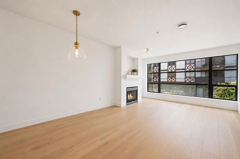 306 124 W 3rd Street North Vancouver, BC - 2