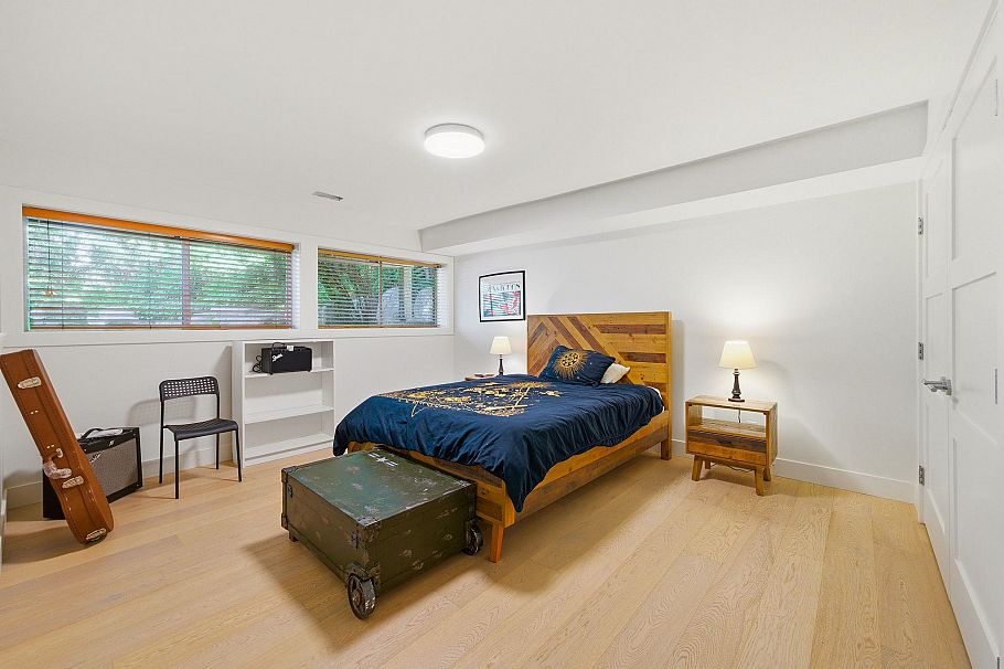 5222 Sarita Avenue North Vancouver, BC - 27