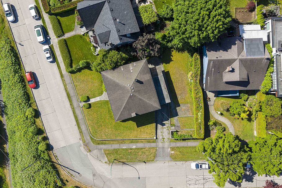 4514 Bellevue Drive Vancouver, BC - 31
