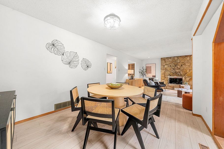 2297 Bowser Avenue North Vancouver, BC - 11