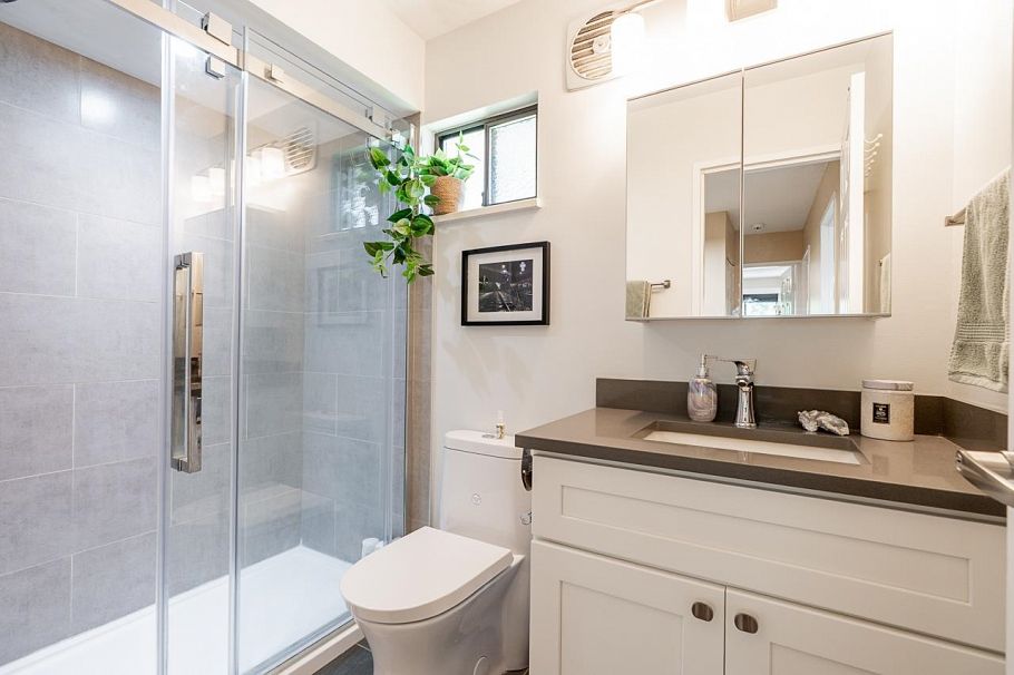 11 3350 Rosemont Drive Vancouver, BC - 23