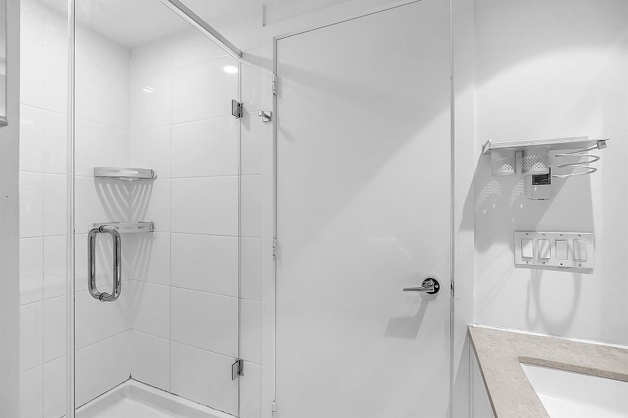 802 158 W 13th Street North Vancouver, BC - 28