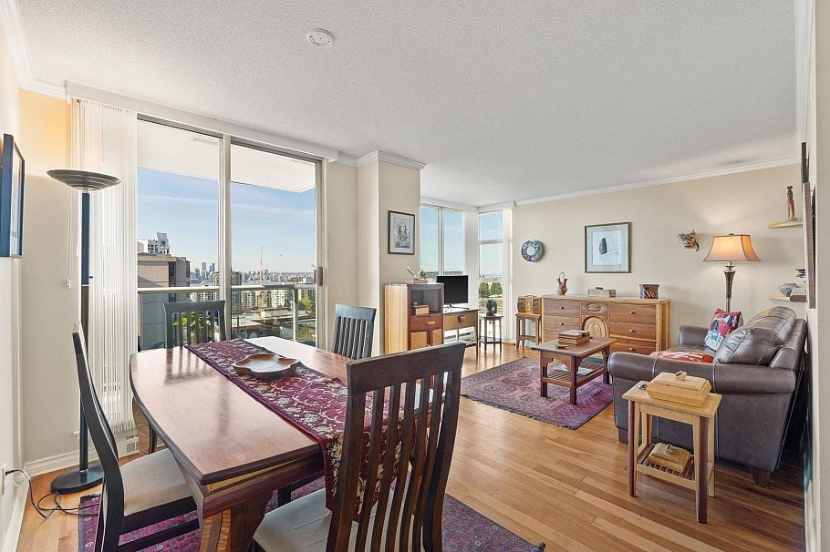 602 567 Lonsdale Avenue North Vancouver, BC - 1
