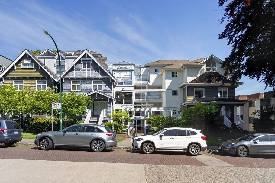 313 2175 W 3rd Avenue Vancouver, BC - 1