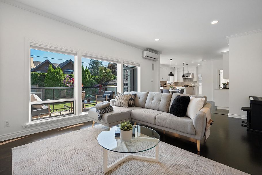 917 Wavertree Road North Vancouver, BC - 8