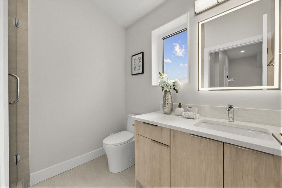 2170 Adanac Street Vancouver, BC - 15