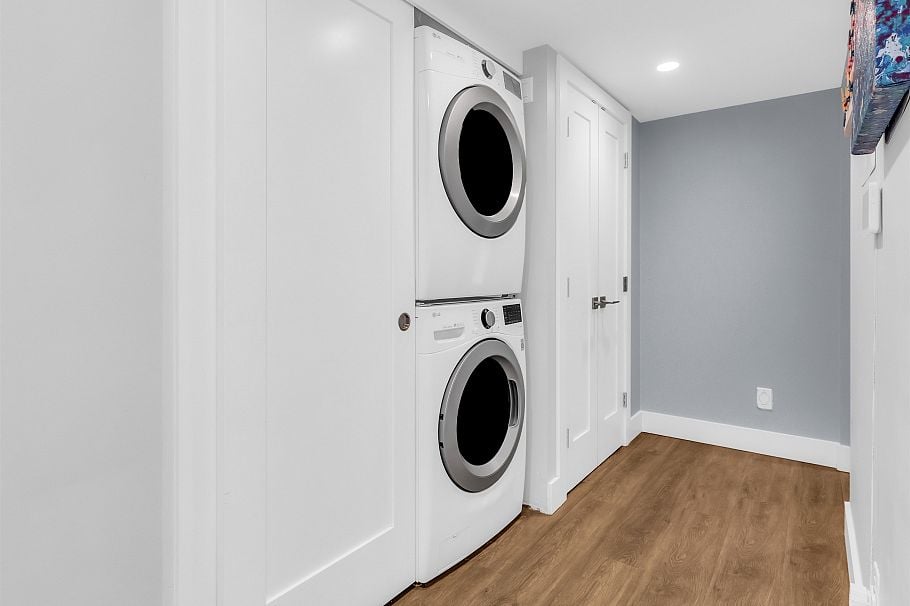420 W 17th Avenue Vancouver, BC - 32