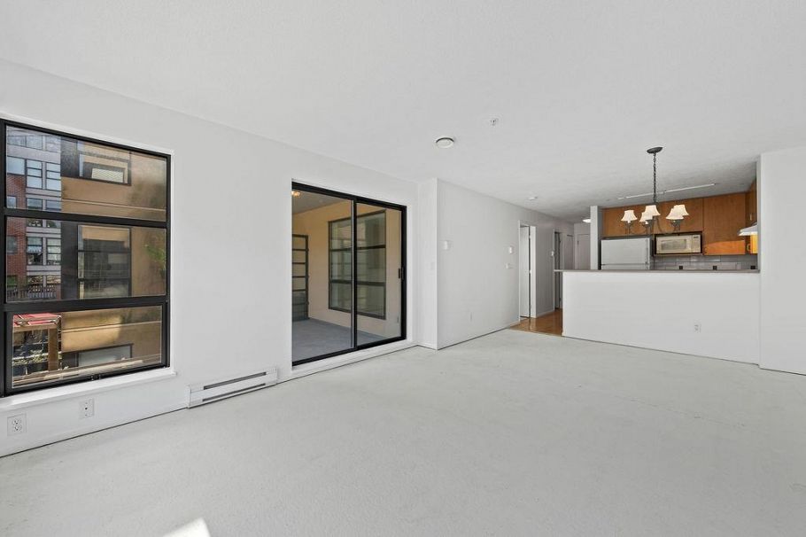 306 124 W 3rd Street North Vancouver, BC - 4