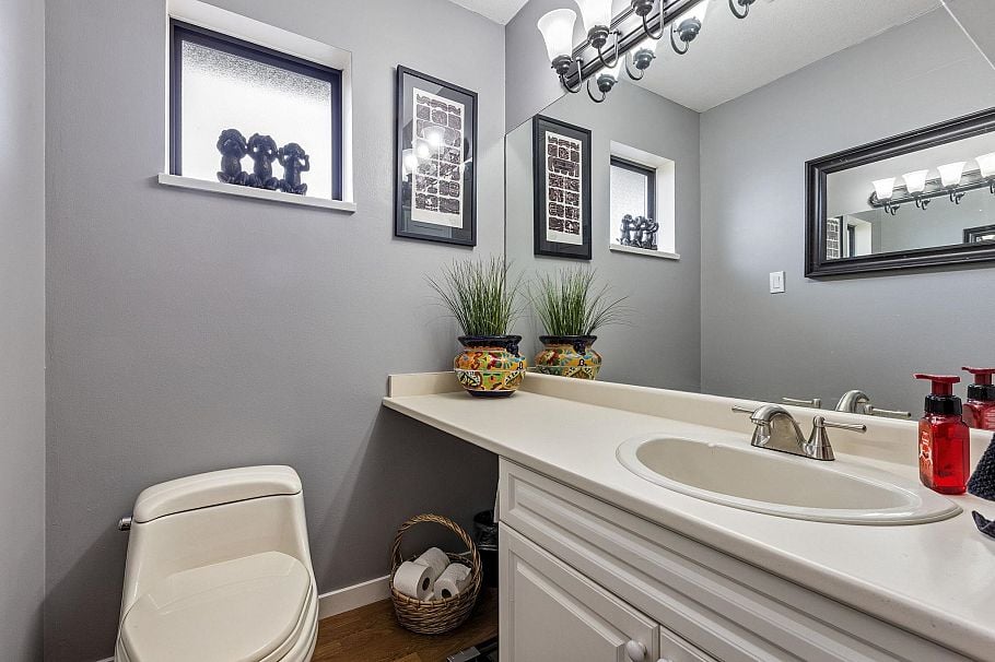 3491 St. Georges Avenue North Vancouver, BC - 20