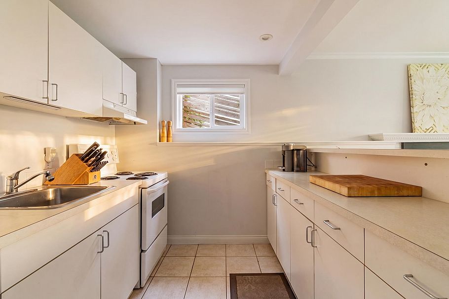 1438 Mcnair Drive North Vancouver, BC - 22