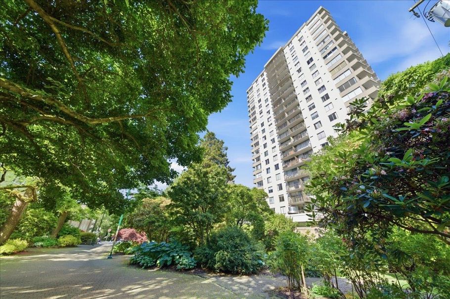 802 1251 Cardero Street Vancouver, BC - 2