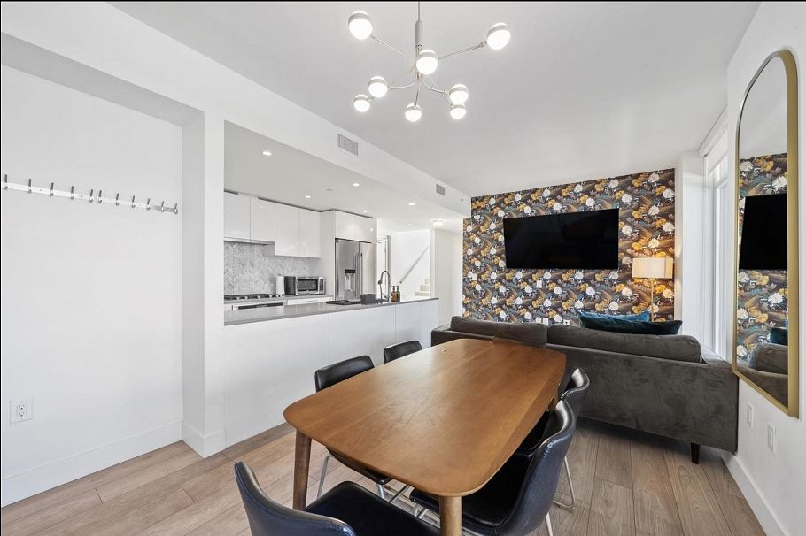 409 3581 E Kent Avenue North Vancouver, BC - 4