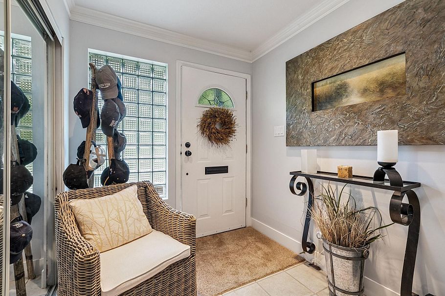 3491 St. Georges Avenue North Vancouver, BC - 2