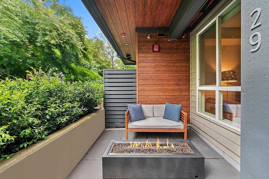 29 533 E 3rd Street North Vancouver, BC - 30