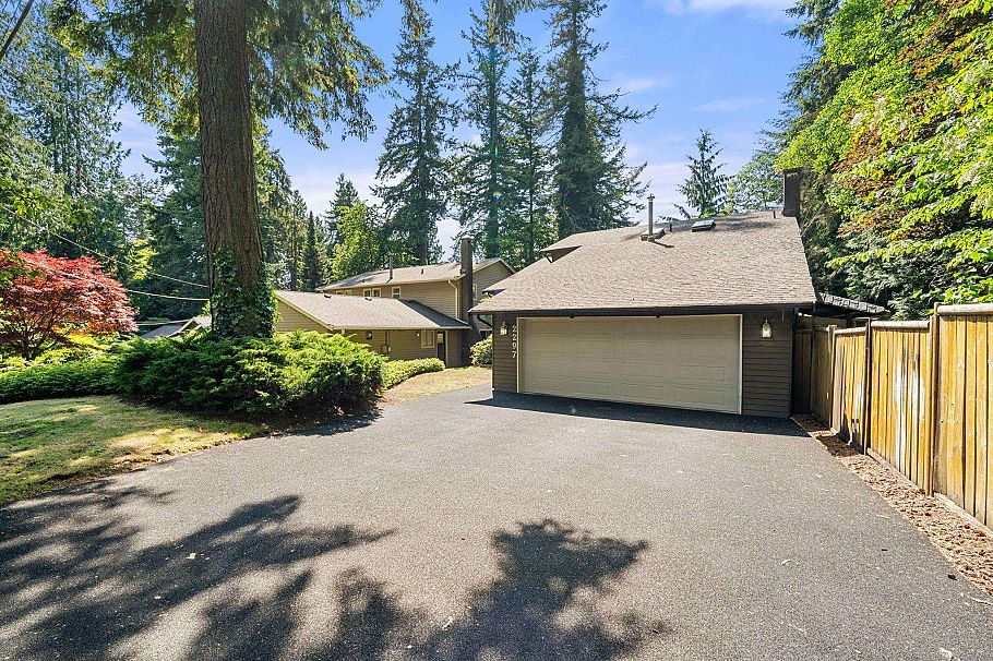 2297 Bowser Avenue North Vancouver, BC - 38