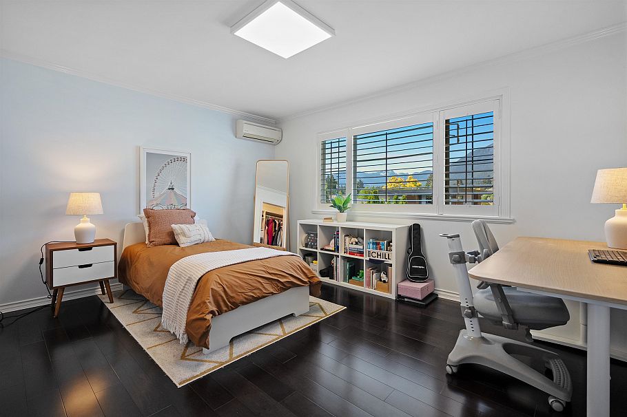 917 Wavertree Road North Vancouver, BC - 38