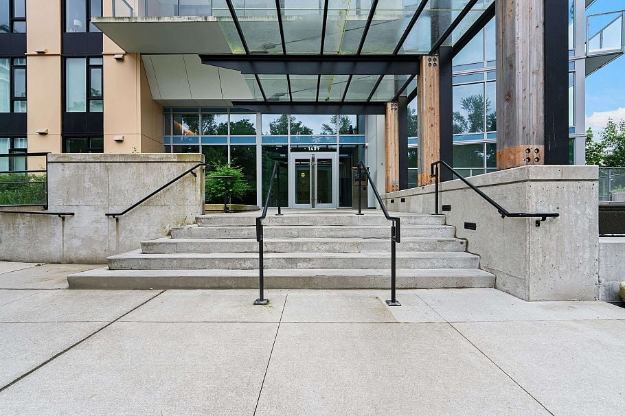 807 1401 Hunter Street North Vancouver, BC - 34
