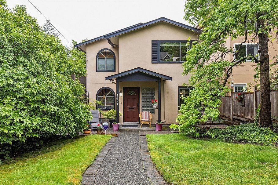 3491 St. Georges Avenue North Vancouver, BC - 1