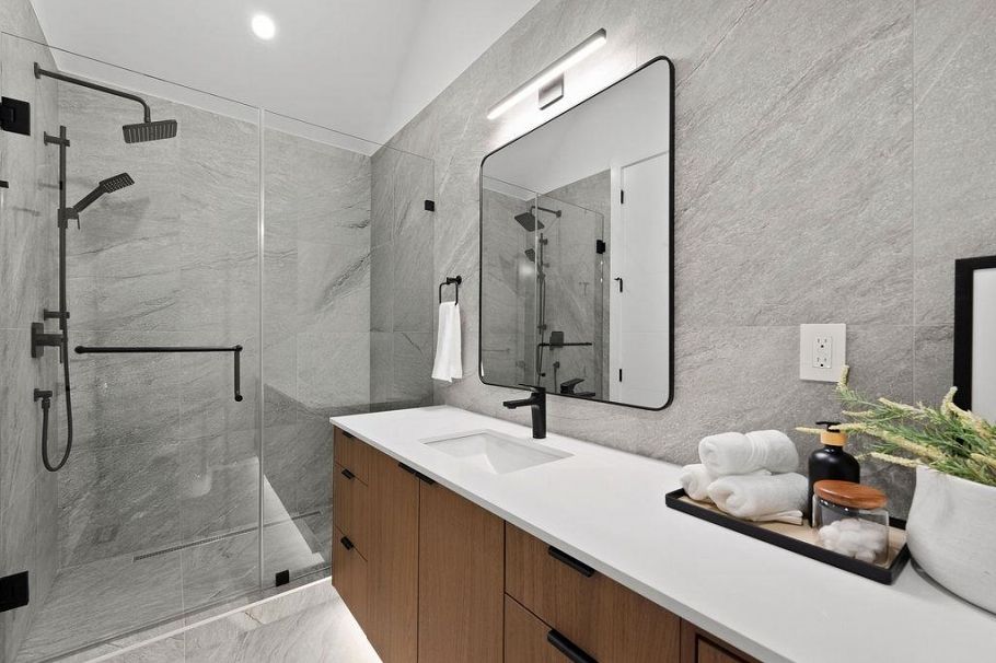 1 6318 Sophia Street Vancouver, BC - 38